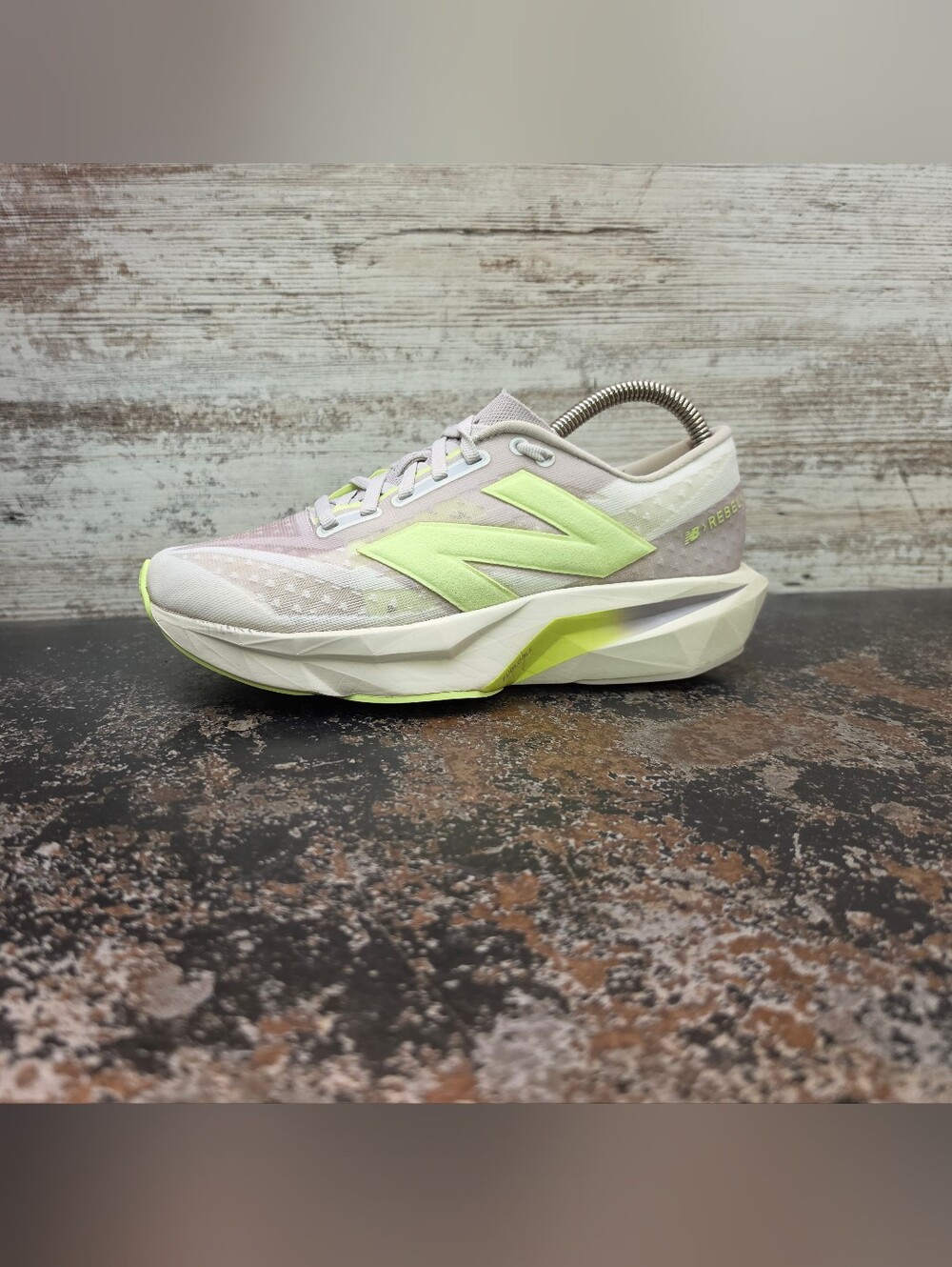 Womens New Balance FuelCell Rebel Running Shoes Sz 8 Used WFCXLUM